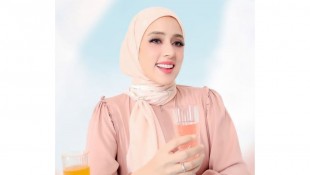 Tips Memilih Baju Gamis Ala Fairuz A Rafiq Biar Tidak Salah Kostum