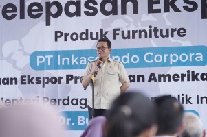 Lepas Ekspor Furnitur Senilai USD 70 Ribu, Mendag Budi: UMKM Harus Berani Inovasi dan Siap Adaptasi