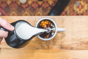 Mau Berumur Panjang? Hindari 6 Minuman Ini, Nomor 2 Haram dalam Islam