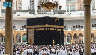 Arab Saudi Diguyur Hujan Lebat, Mekkah hingga Madinah Terendam Banjir