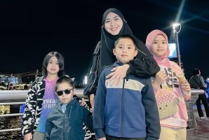 Cerita Oki Setiana Dewi dan Empat Anaknya yang Betah Jadi Warga Mesir