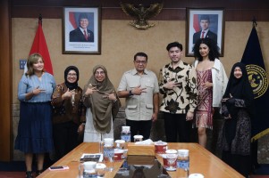 Dukung Partisipasi Indonesia di New York Fashion Week, Menekraf: Perkuat Industri Mode Tanah Air