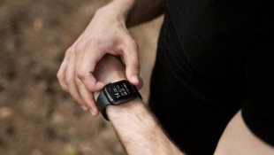 Efek Kandungan Bahan Kimia pada Tali Smartwatch Diwaspadai Ganggu Kesehatan
