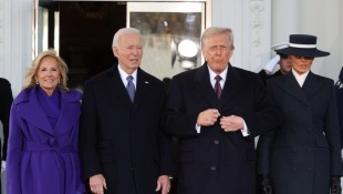 Donald Trump Kembali ke Gedung Putih: Momen Bersejarah Pelantikan Presiden AS 2025