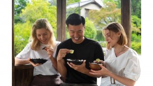 Cara Mengunyah Makanan Dapat Cegah Terkena Kanker Lambung