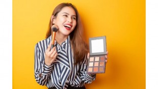 Tren Riasan Mocha Mousse yang Populer Dipakai Selebritis