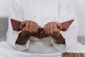 Khutbah Jumat: Pribadi Muslim Sejati