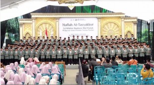 Hafal 7 Kitab, 2014 Santri Pondok Tremas Pacitan Wisuda lil Hifdzin Nadhom wal Kutub