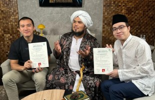Richard Lee Masuk Islam Usai Baca Surat Al-Baqarah Ayat 155-157