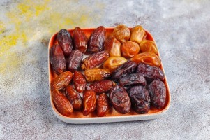 Pasien Diabetes Disarakan Buka Puasa dengan Kurma atau Makanan dengan Gula Alami