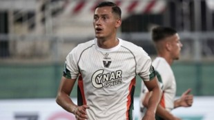 Jay Idzes Tampil Solid 90 Menit Penuh, Venezia Tahan Imbang Como di Liga Italia
