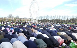 Muslim di Inggris Rayakan Idul Fitri Pada Minggu, 30 Maret