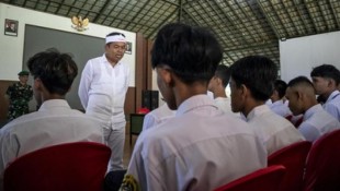 Polemik Anak Nakal Dikirim ke Barak Militer, Dosen UM Surabaya: Kebijakan Problematik