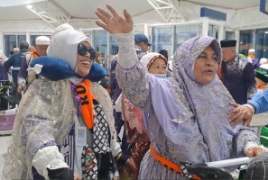 Pemulangan Perdana, 388 Jamaah Haji Kloter 1 Makkassar Diterbangkan dari Bandara Madinah