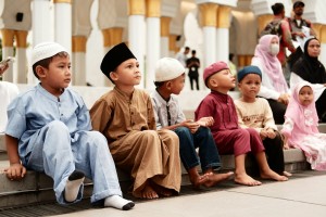 Jadikan Masjid sebagai Tempat Ibadah Ramah Anak, Ini Teladan Rasulullah Memperlakukan Jamaah Anak-anak