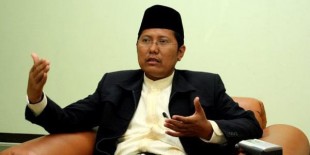 KH Cholil Tanggapi Sri Mulyani: Secara Hukum Tidak Bisa Disamakan Bayar Pajak Dengan Bayar Zakat dan Wakaf