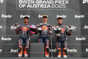 Pebalap Astra Honda Persembahkan Kemenangan di Arena Balap untuk HUT ke-80 RI