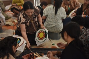 Lokakarya Batik CHANDI 2025 di Denpasar: Pengalaman Mencanting dan Mewarnai Wastra Nusantara