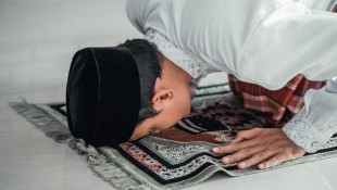 Lusa Terjadi Gerhana Bulan Total, Begini Tata Cara Shalat Khusuf
