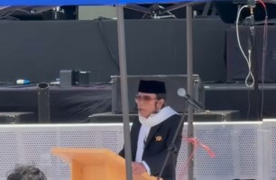 Rhoma Irama Jadi Imam Shalat Jumat di Festival Musik Pestapora 2025