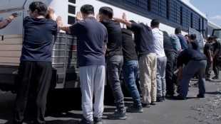 Lebih dari 300 Pekerja Korsel Pulang Kampung Usai Penggerebekan Imigrasi AS