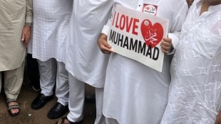 Lebih dari 1.300 Muslim di India Ditangkap Gegara Spanduk I Love Muhammad