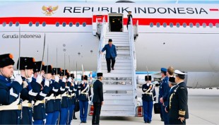Presiden Prabowo Disambut Upacara Kehormatan Saat Tiba di Belanda