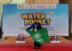 Hebat! Santriwati Muhammadiyah Jono Raih Juara 2 Dunia di Lomba Roket Air USIM Malaysia