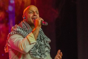 Teriakan Free Palestine Menggema di Konser Maher Zain di Makassar