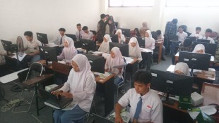 FIFIT UMMAD Gandeng SMA Muhammadiyah Madiun Perkuat Literasi Digital Siswa