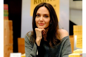 Angelina Jolie Kunjungi Perbatasan Rafah, Soroti Distribusi Bantuan Kemanusiaan