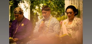 Tommy Soeharto-Tata Cahyani Gelar Siraman dan Pengajian Jelang Pernikahan Anak Sulung