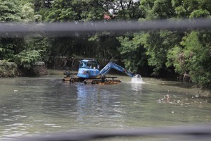 Antisipasi Cuaca Ekstrem, Pemprov DKI Percepat Pengerukan Kali Sepak dan Normalisasi Sungai