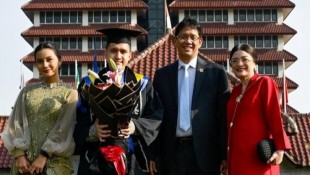 Momen Haru Menkeu Purbaya, Anies Baswedan & Mendagri Bima Arya Sama-sama Hadiri Wisuda Anak di UI