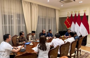 Instruksi Presiden ke Dirut KAI: Percepatan Inventarisasi Permukiman Bantaran Rel dan Penyiapan Solusi Hunian Layak