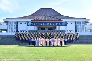 Wakasau Hadiri Wisuda SMA Pradita Dirgantara, Cetak 101 Lulusan
