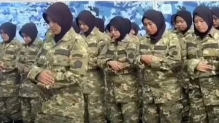 Pro-Kontra Peserta Diklat Kopdes Kenakan Seragam Saat Salat, Wajibkah Muslimah Pakai Mukena?