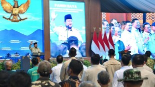 Presiden Indikasikan Kurangi Anggaran Pertahanan dan Polri untuk Hapus Kemiskinan
