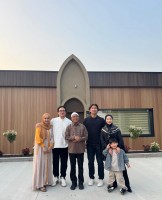 Tengku Firmansyah dan Nikita Willy Hadiri Soft Launching Masjid Bekas Studio Musik di Kanada