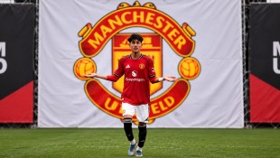 Man United Diberi Penjelasan soal Klaim Max Dowman dan Wayne Rooney Terkait Gelagat JJ Gabriel Ingin Kabur