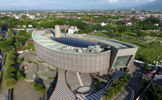 Menyusuri Wisata Halal Museum Tsunami Aceh