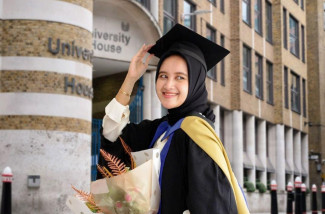Wardah Nafisah: Anak Kiai Kuliah di Inggris, Belajar Sambil Mengasuh Anak