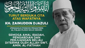 Pengasuh Ponpes Al Falah Ploso KH Zainuddin Djazuli Meninggal Dunia