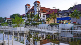 Menyusuri Kali Besar Kota Tua Ala Eropa