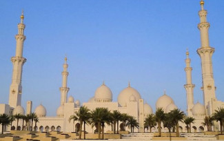 Wisatawan Masjid Agung Sheikh Zayed Terkesan Keindahan Islam