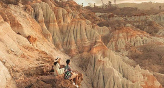 Fakta Bukit Pelangi Kelabba Maja, Painted Hills-nya Indonesia