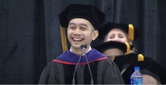 Pidato Viral Pemuda Indonesia Saat Wisuda di Boston University