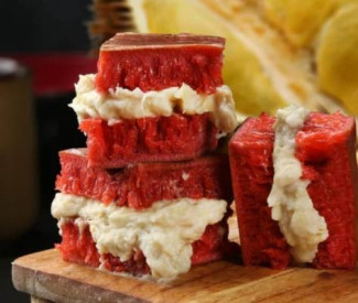 Inovasi Baru Martabak, Teradjana Goyang Lidah Masyarakat Gresik