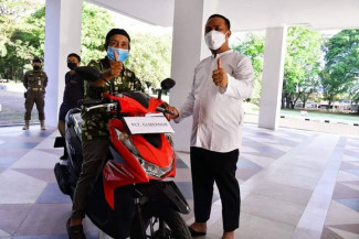 Berjuang untuk Mendapatkan Vaksin, Safaruddin dapat Motor dari Ivan Gunawan