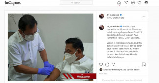Begini Gaya Moeldoko Pamer Foto Disuntik Vaksin Nusantara